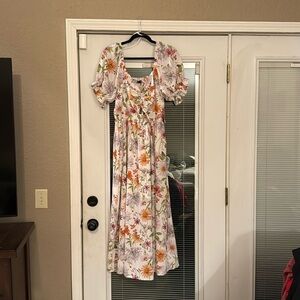 Floral Maxi Dress
Size XL
Never worn